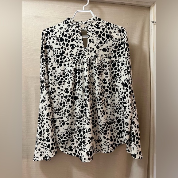 ⚫️ BOGO Jack by BB Dakota Black and White Animal Print Blouse size small - Picture 7 of 9